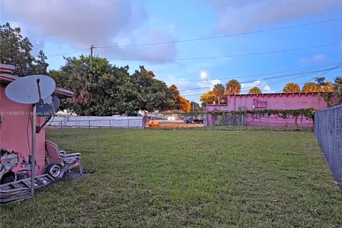 6233 NW 22nd Ct, Miami FL 33147