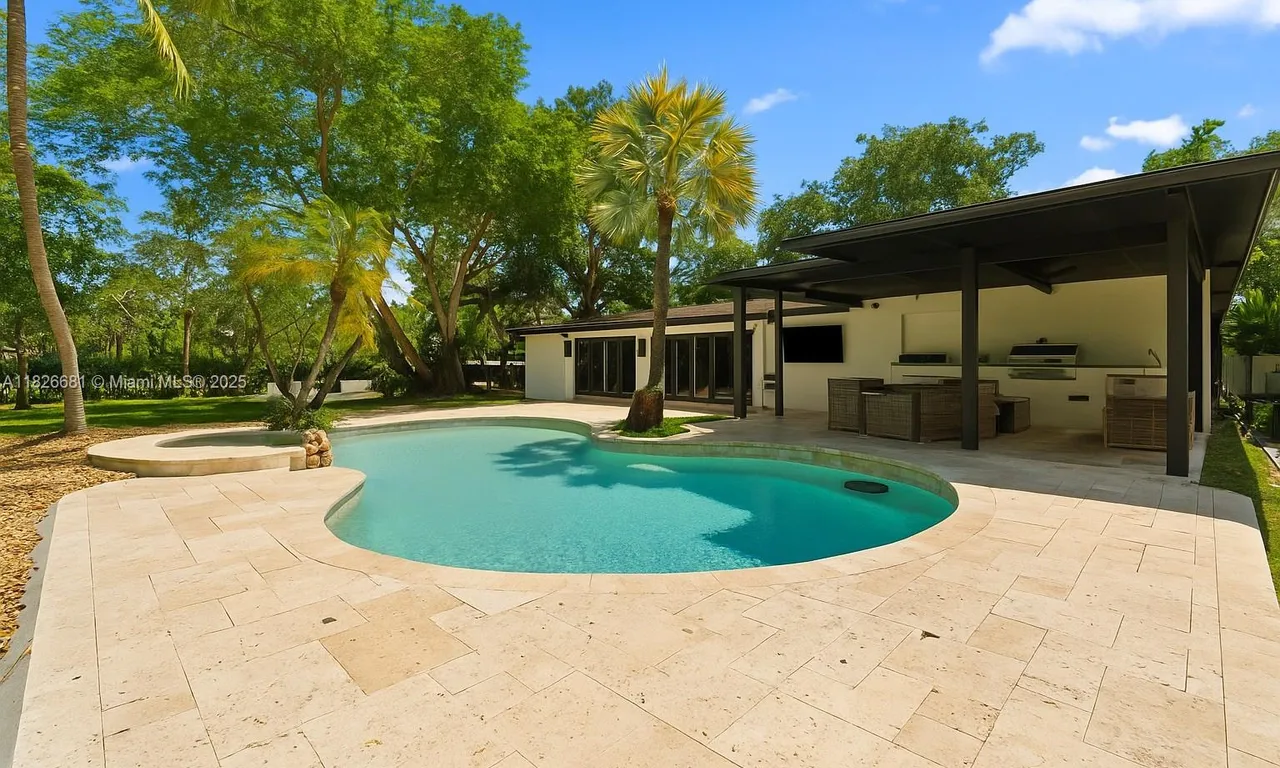 15202 SW 80th Ave, Palmetto Bay FL 33157