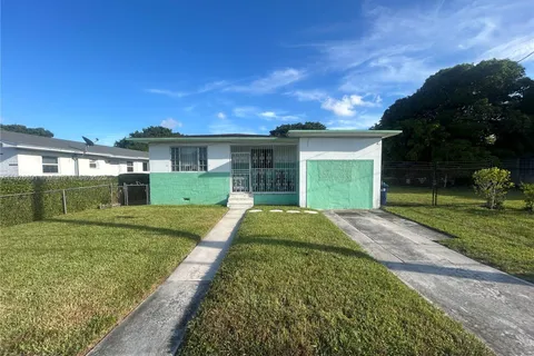 2944 NW 61st St, Miami FL 33142
