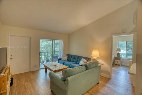6286 Chasewood Dr # G, Jupiter FL 33458