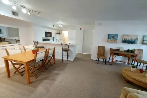 2640 S University Dr # 125, Davie FL 33328
