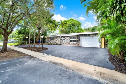 404 S 57th Ter, Hollywood FL 33023