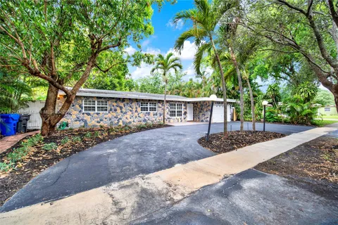 404 S 57th Ter, Hollywood FL 33023