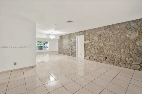 404 S 57th Ter, Hollywood FL 33023