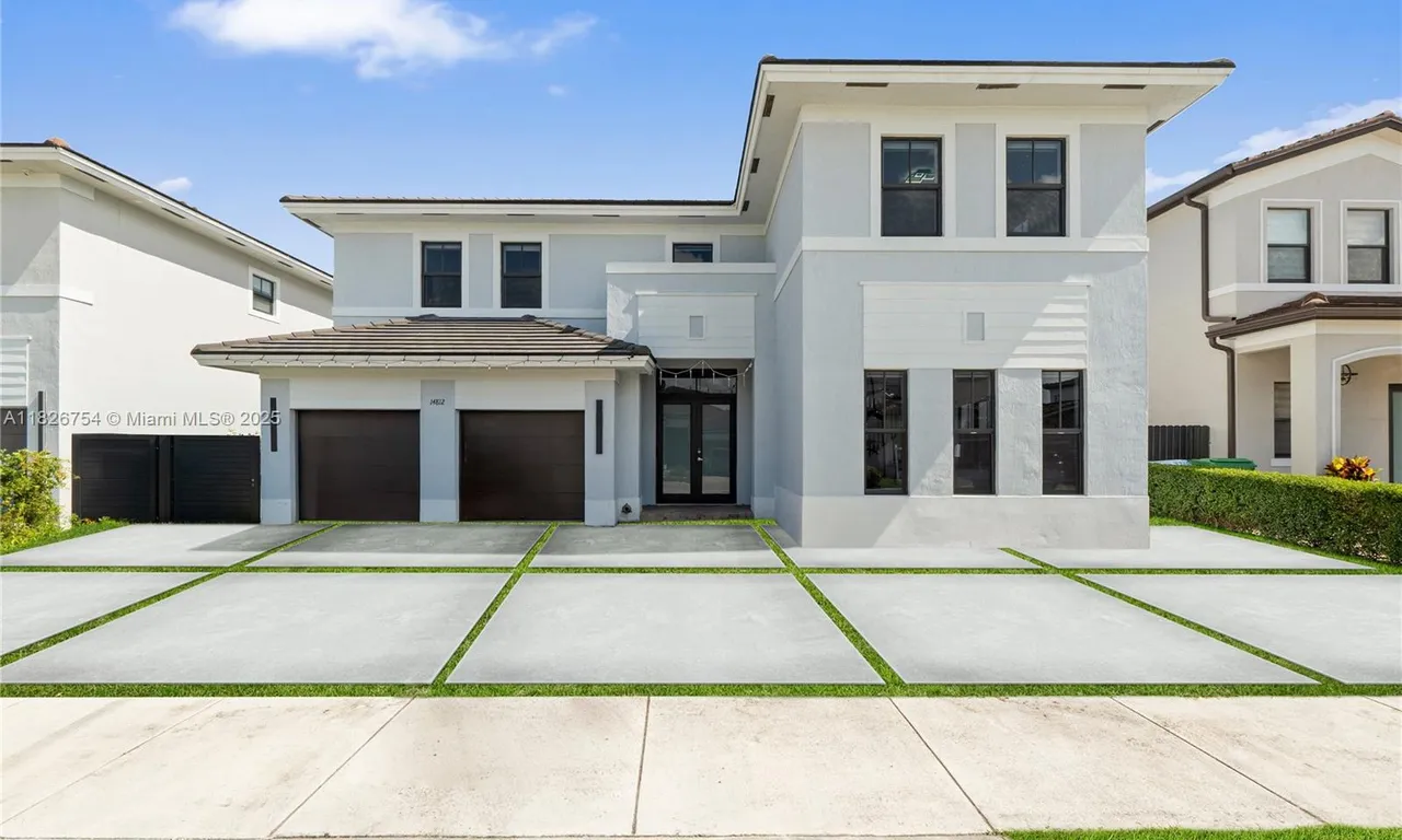 14812 SW 39th Ter, Miami FL 33185