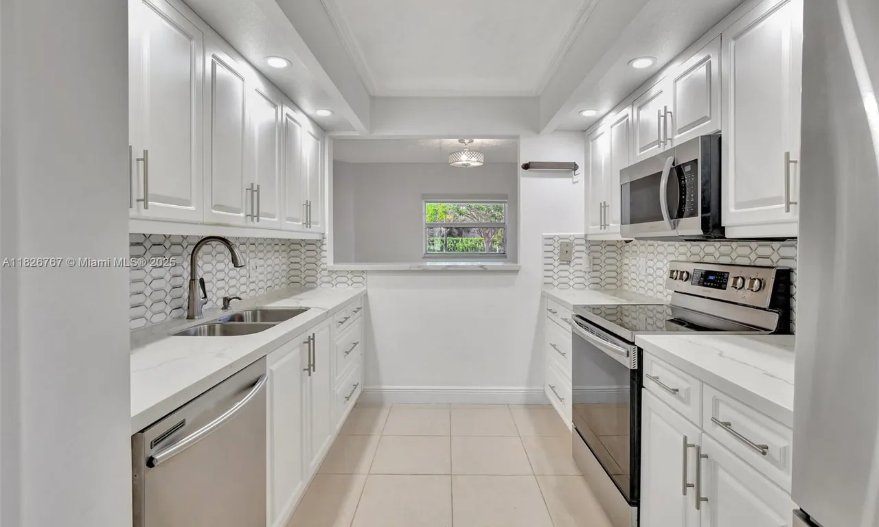 13800 SW 5th Ct # 101M, Pembroke Pines FL 33027