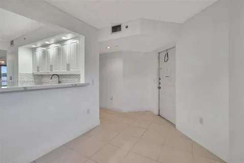 13800 SW 5th Ct # 101M, Pembroke Pines FL 33027