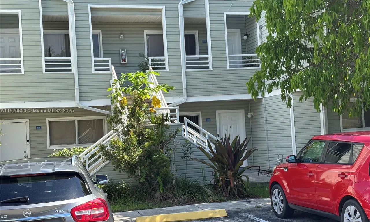 3453 NW 44th St # 202, Oakland Park FL 33309