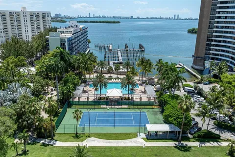770 NE 69th St # 3E, Miami FL 33138