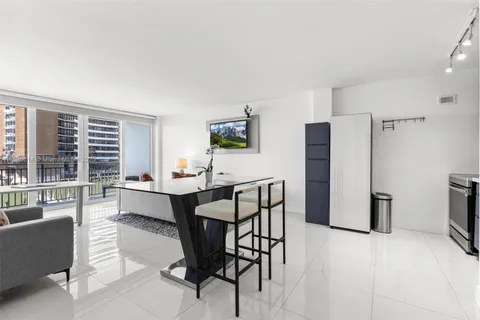 770 NE 69th St # 3E, Miami FL 33138