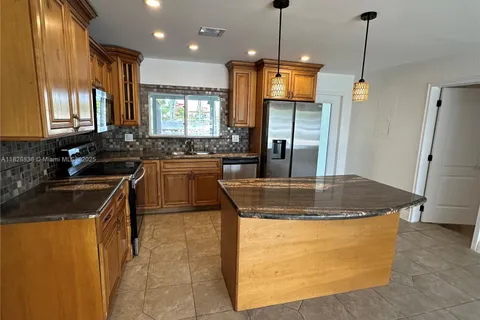 4830 SW 41st Ave, Dania Beach FL 33314