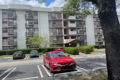 2771 Riverside Dr # A, Coral Springs FL 33065