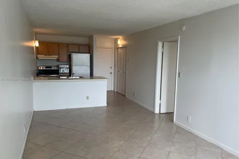 2771 Riverside Dr # A, Coral Springs FL 33065