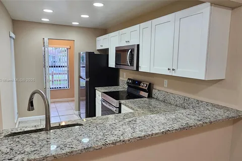 8048 NW 41st Ct # 8048, Sunrise FL 33351