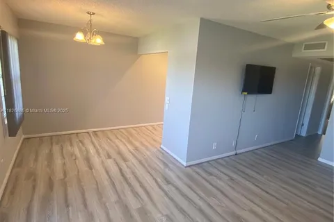 114 Brighton C # 114, Boca Raton FL 33434