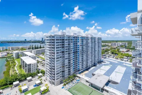 18081 Biscayne Blvd # 1903, Aventura FL 33160