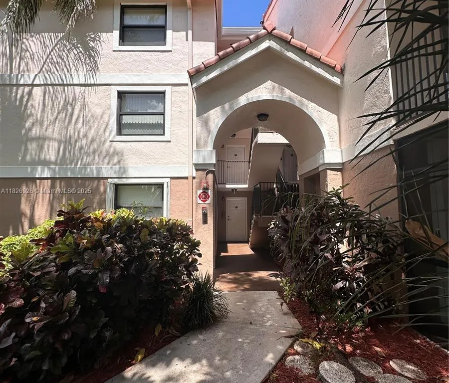 10141 W Sunrise Blvd # 302, Plantation FL 33322