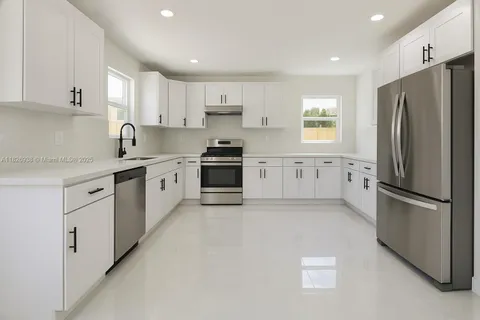 2840 NW 171st St, Miami Gardens FL 33056