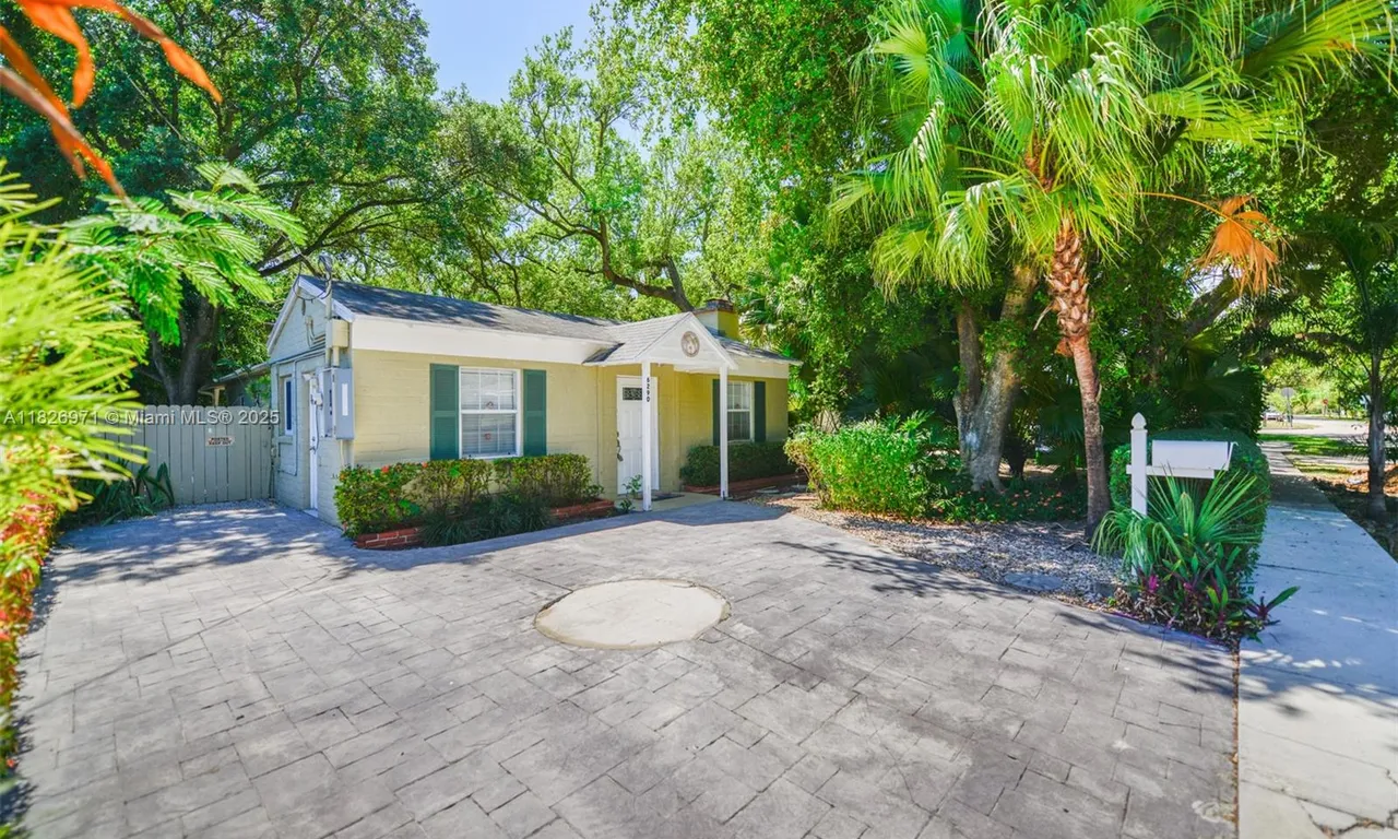 6290 SW 70th St, South Miami FL 33143