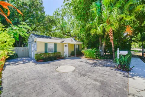 6290 SW 70th St, South Miami FL 33143