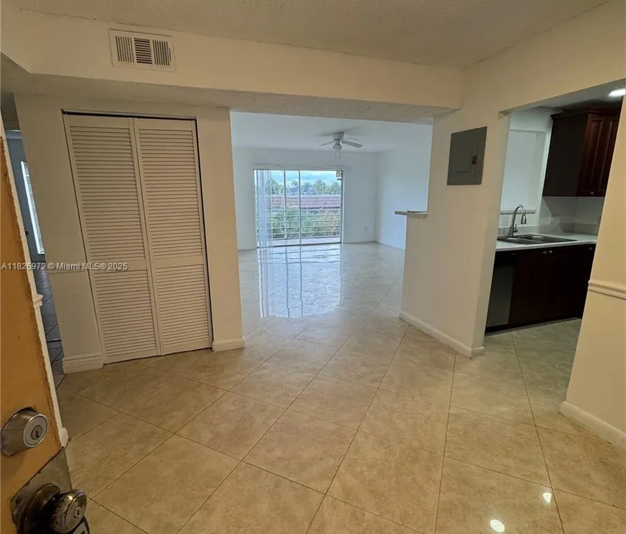 4848 NW 24th Ct # 322, Lauderdale Lakes FL 33313