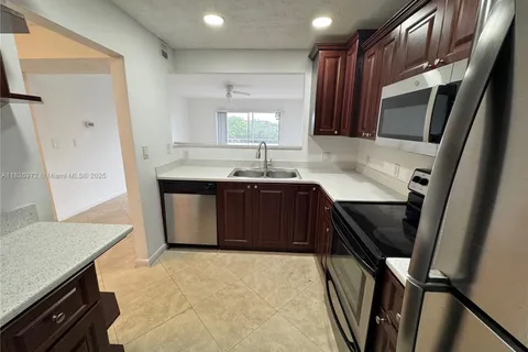 4848 NW 24th Ct # 322, Lauderdale Lakes FL 33313