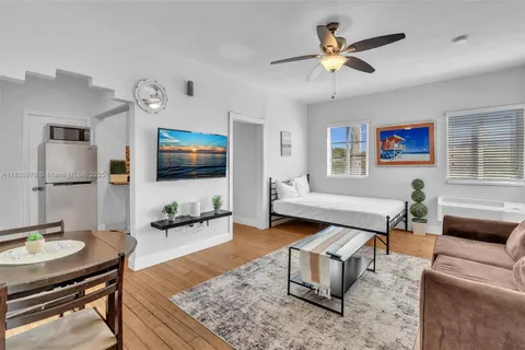 8415 Harding Ave # 19, Miami Beach FL 33141