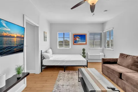 8415 Harding Ave # 19, Miami Beach FL 33141