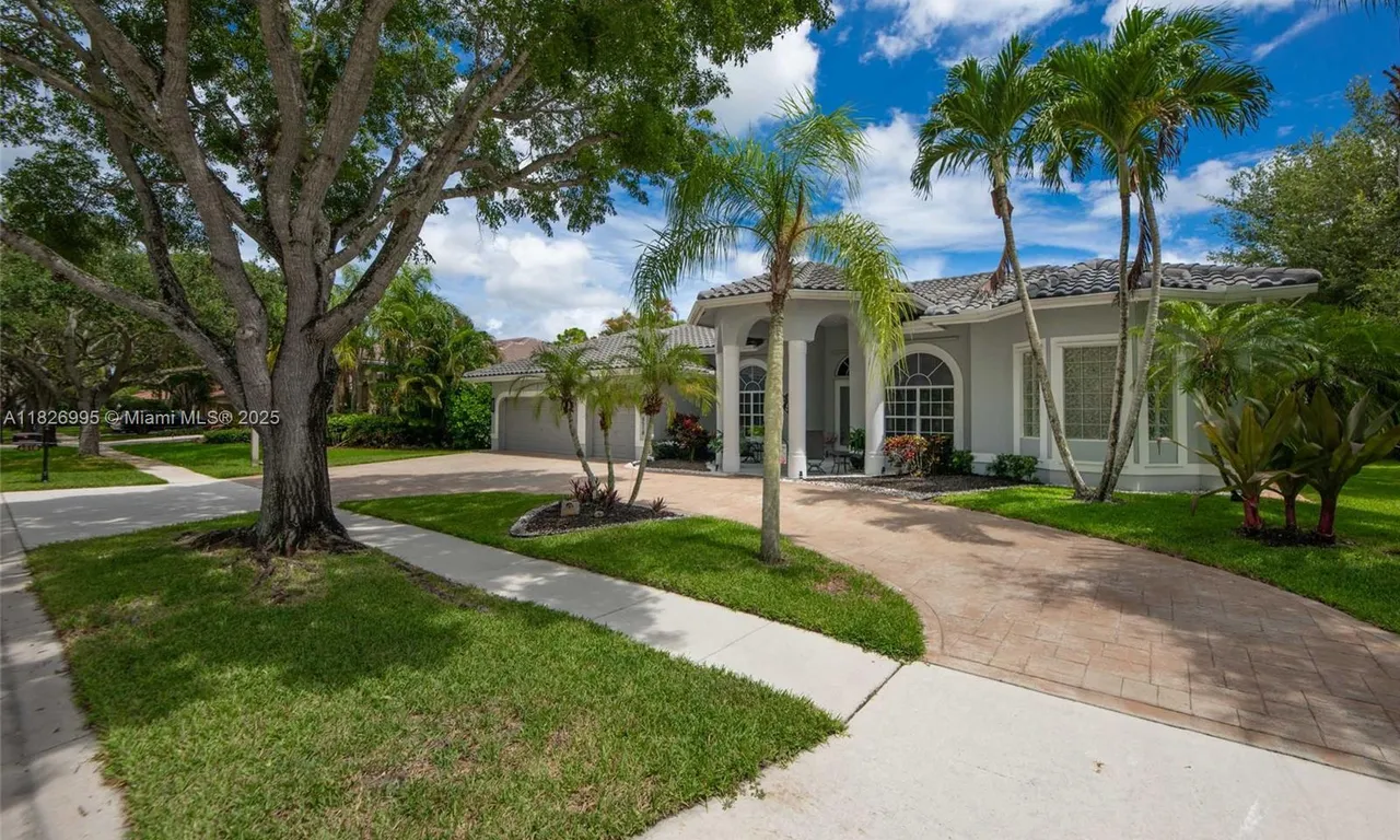 6518 NW 72nd Pl, Parkland FL 33067