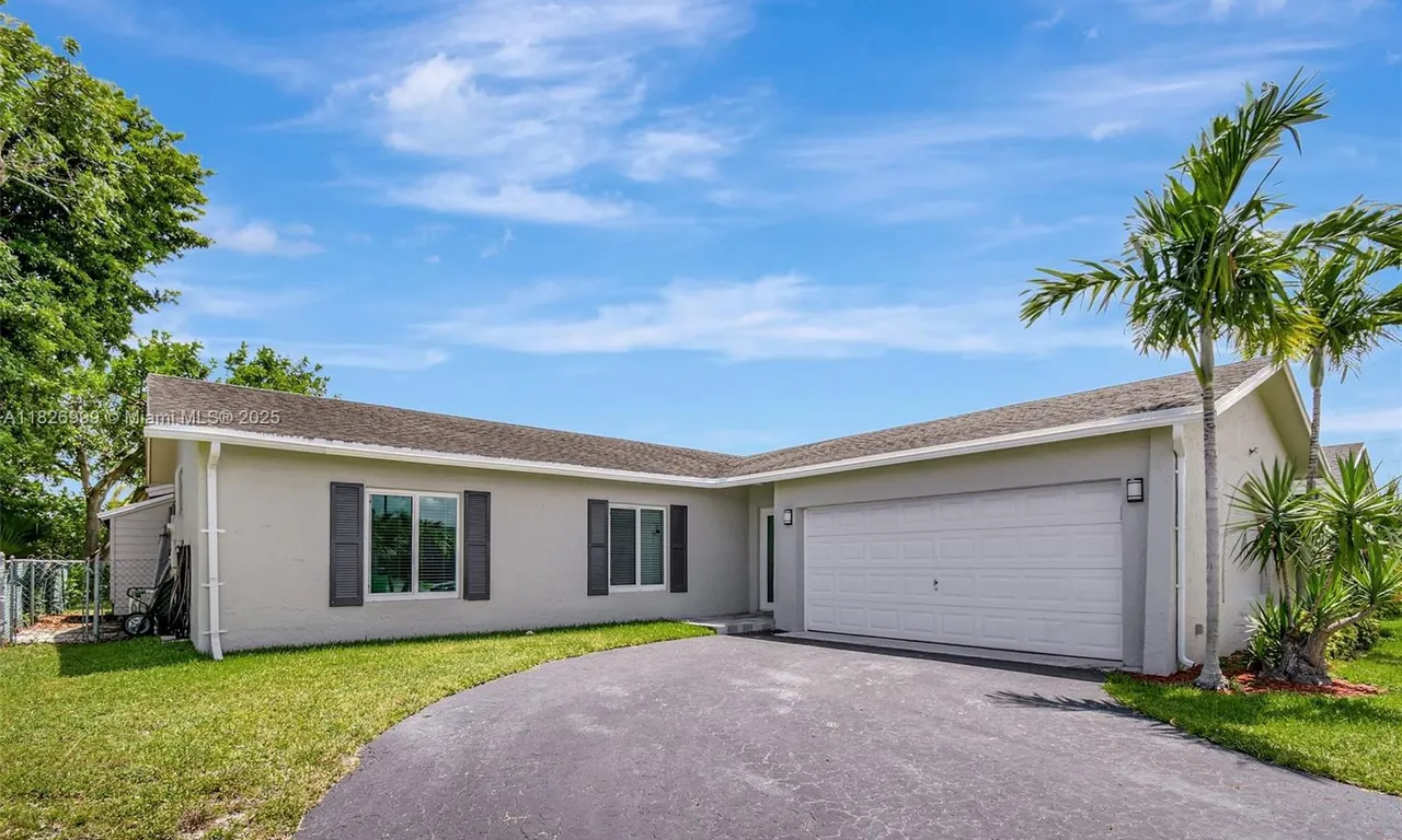 11120 NW 26th Pl, Sunrise FL 33322