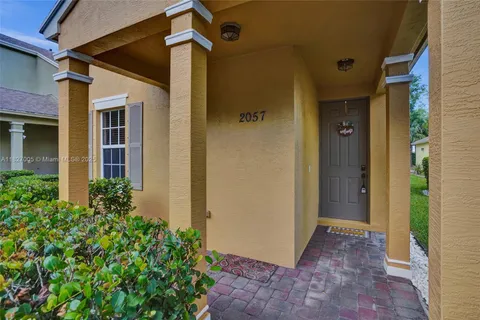 2057 SE Avon Park Dr, Port St. Lucie FL 34952