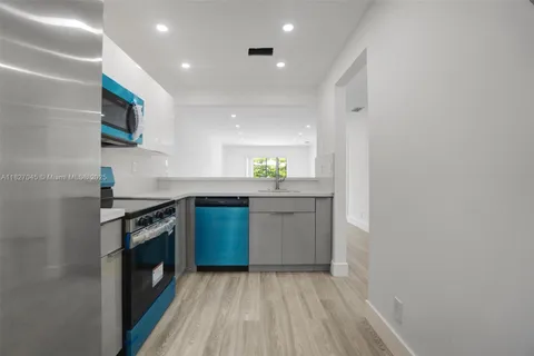 8041 NW 41st court, Sunrise FL 33351