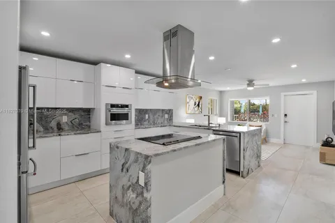 2115 NE 37th Dr # 124, Fort Lauderdale FL 33308