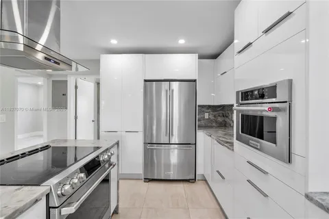 2115 NE 37th Dr # 124, Fort Lauderdale FL 33308