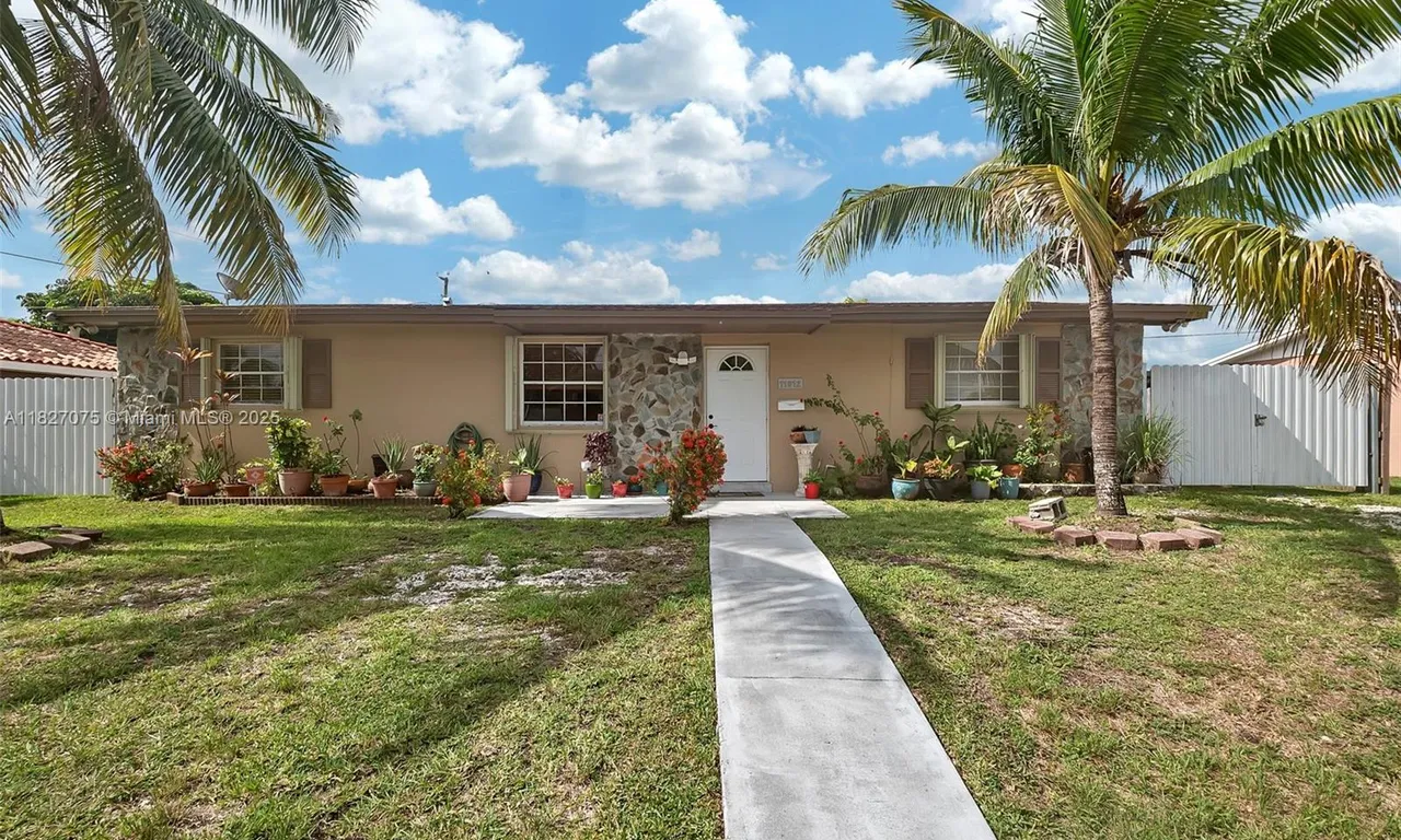 11812 SW 207th St, Miami FL 33177