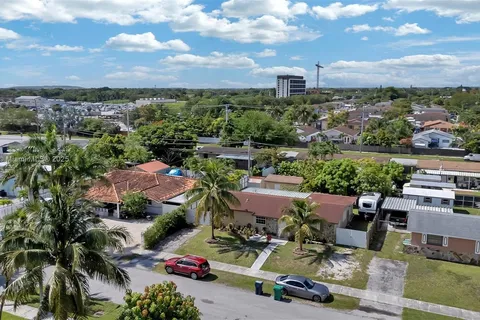 11812 SW 207th St, Miami FL 33177