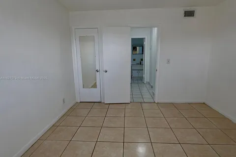 250 NE 40th St # 36, Oakland Park FL 33334