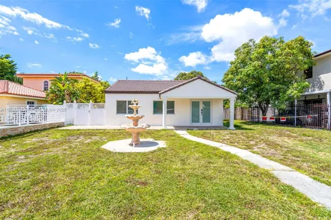 770 SE 5th Pl, Hialeah FL 33010