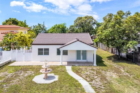 770 SE 5th Pl, Hialeah FL 33010