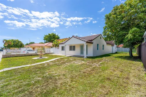 770 SE 5th Pl, Hialeah FL 33010