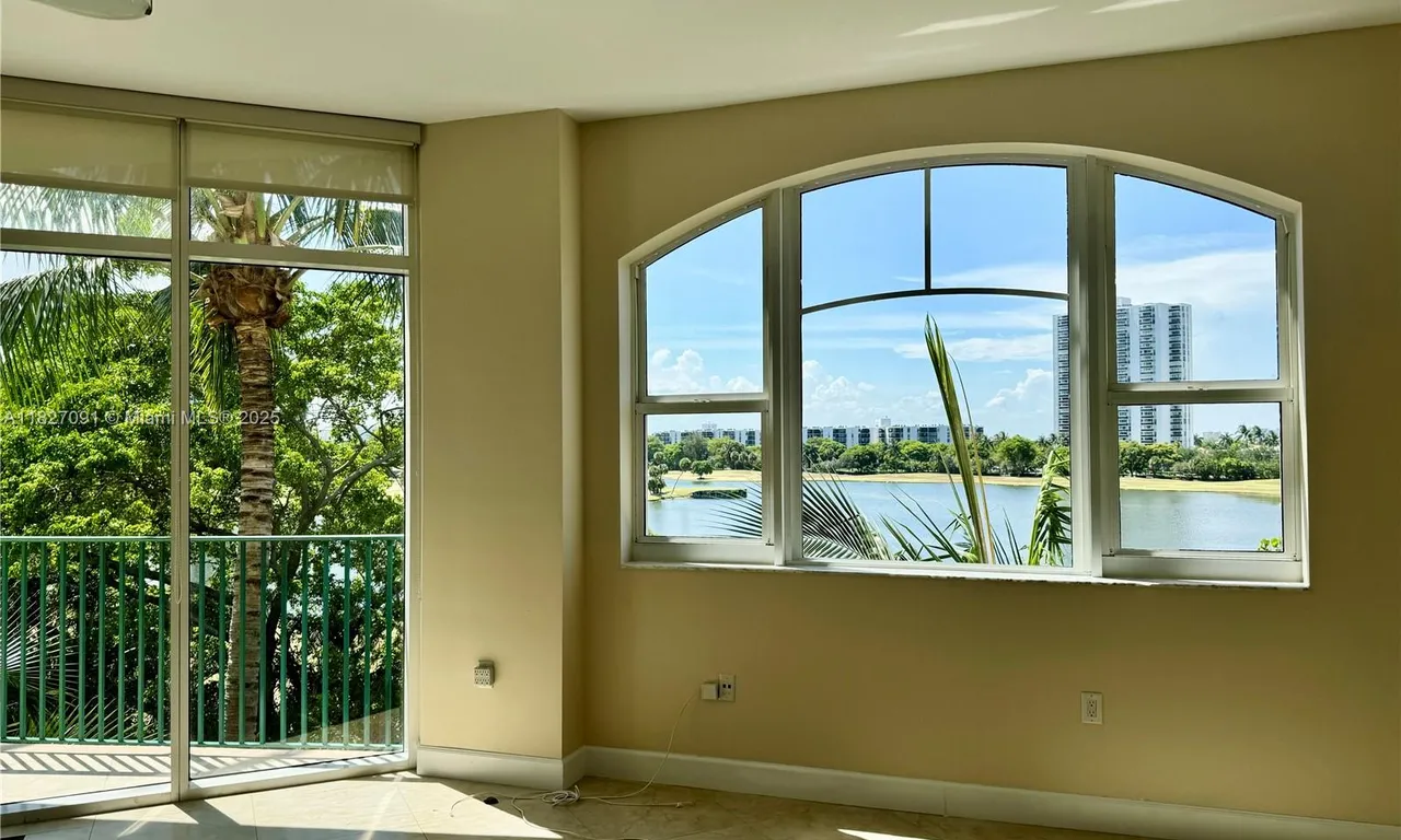 20000 E Country Club Dr # 408, Aventura FL 33180