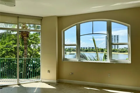 20000 E Country Club Dr # 408, Aventura FL 33180