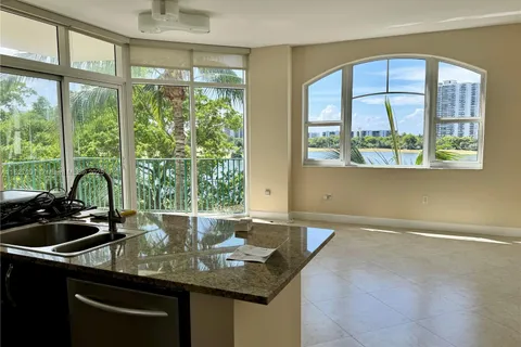 20000 E Country Club Dr # 408, Aventura FL 33180