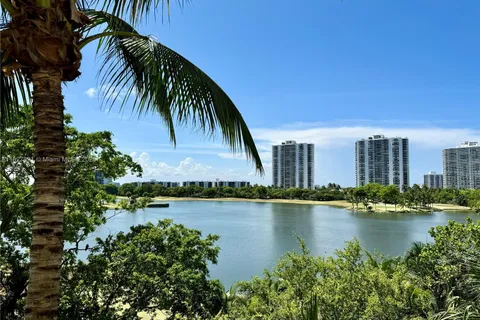 20000 E Country Club Dr # 408, Aventura FL 33180