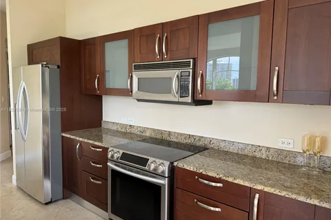 20000 E Country Club Dr # 408, Aventura FL 33180