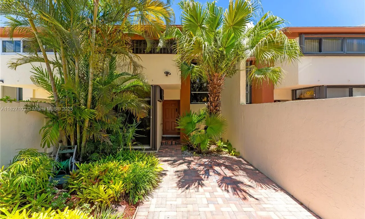 7909 SW 105th Ave, Miami FL 33173