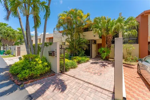 7909 SW 105th Ave, Miami FL 33173