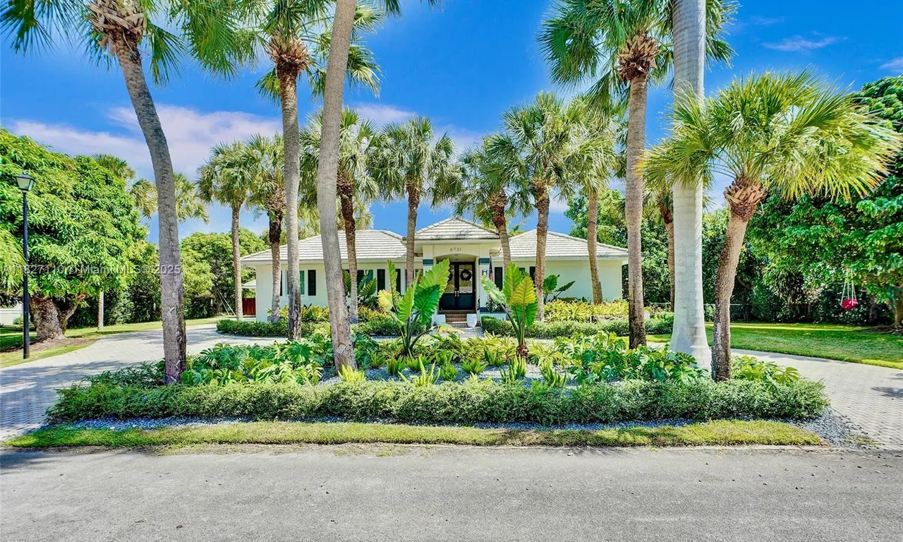6731 SW 138th St, Palmetto Bay FL 33158