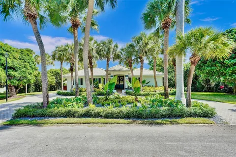 6731 SW 138th St, Palmetto Bay FL 33158