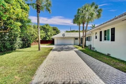 6731 SW 138th St, Palmetto Bay FL 33158